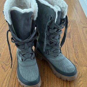 Sorel Women's Charcoal and Black Winter Boots
